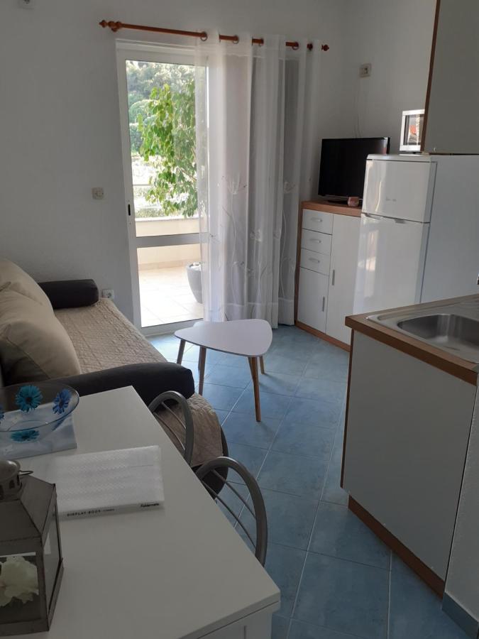 Apartments Lozina ดริเวนิก ภายนอก รูปภาพ