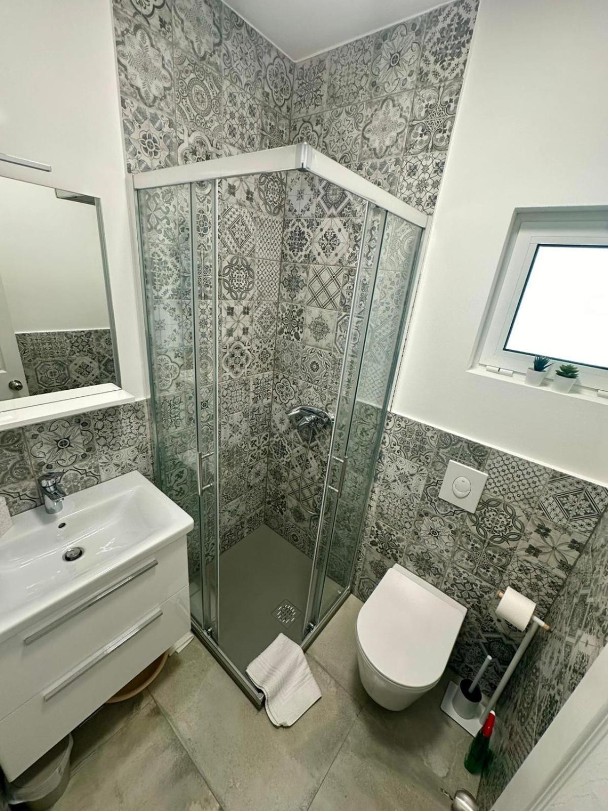 Apartments Lozina ดริเวนิก ภายนอก รูปภาพ