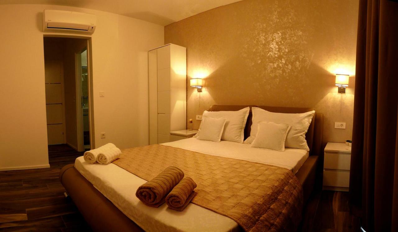 Apartments Lozina ดริเวนิก ภายนอก รูปภาพ