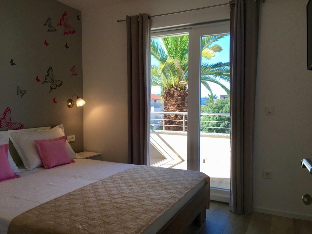 Apartments Lozina ดริเวนิก ภายนอก รูปภาพ
